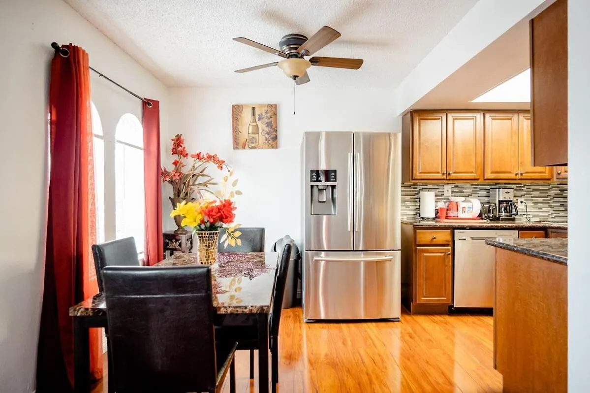 2 Bedroom Unlv, Thomas Mack Las Vegas Appartement