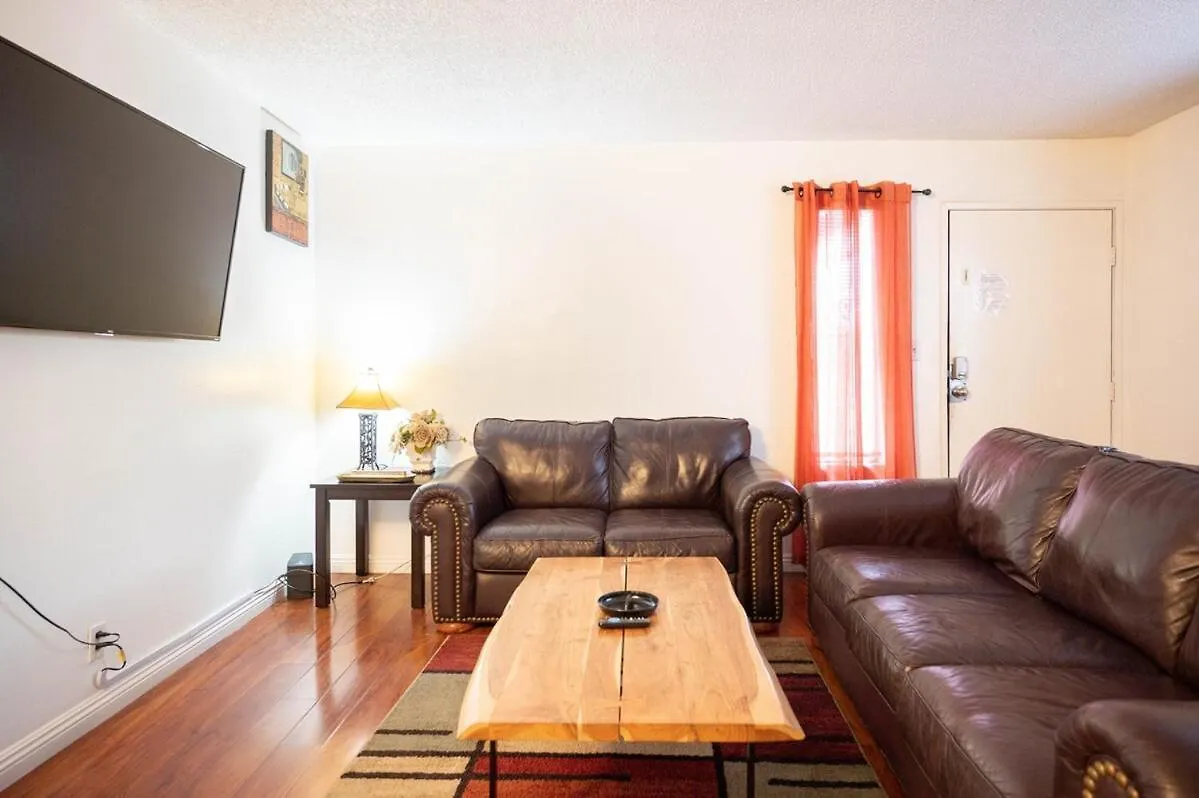 2 Bedroom Unlv, Thomas Mack Las Vegas